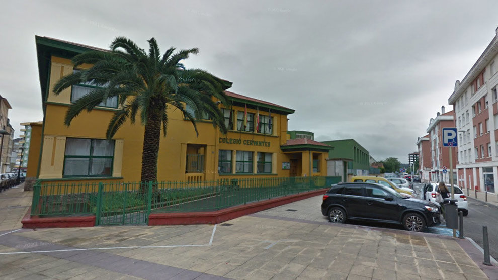 Colegio Cervantes, Torrelavega | Foto- Google Maps