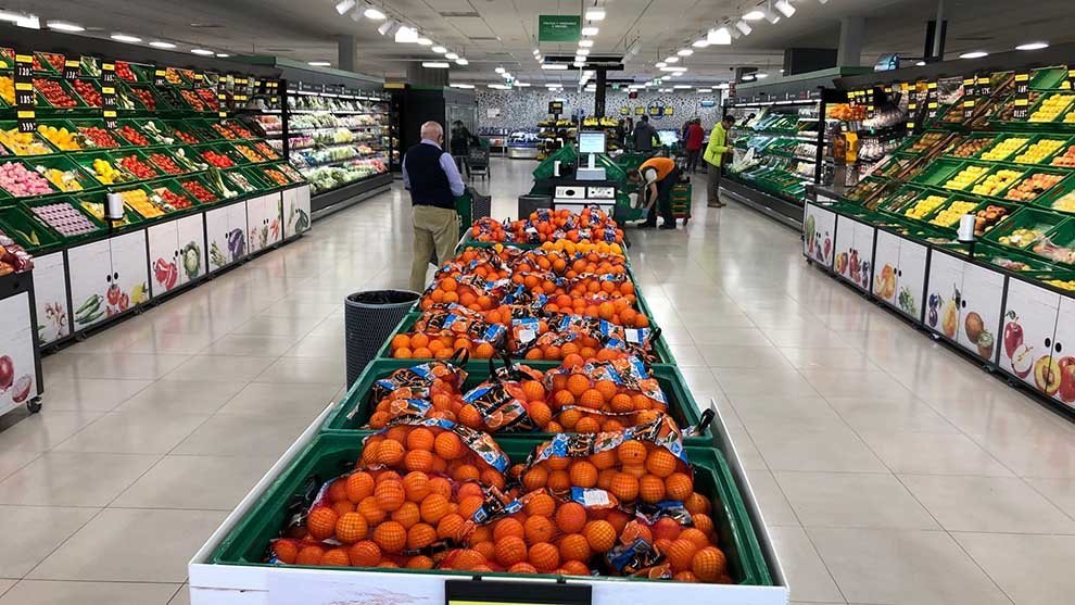 Interior de un supermercado