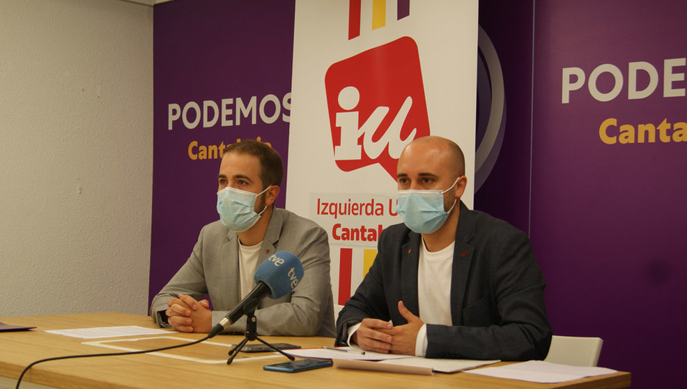 Luis del Piñal e Israel Ruiz Salmón, coordinadores generales de Podemos Cantabria e Izquierda Unida Cantabria