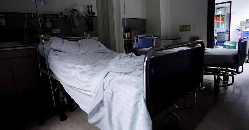 La Consejería tiene previsto cerrar 65 camas en el Hospital Universitario Marqués de Valdecilla y 35 en Liencres