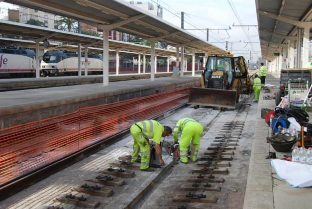 Adif ha sacado a licitación dos contratos ferroviarios por un importe conjunto de 6,9 millones de euros