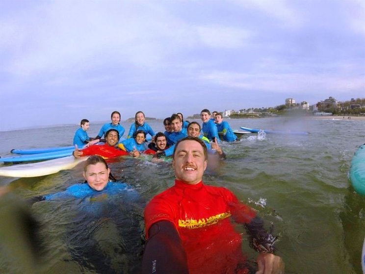 La Escuela Municipal de Surf cuenta con 75 alumnos inscritos desde el mes de abril
