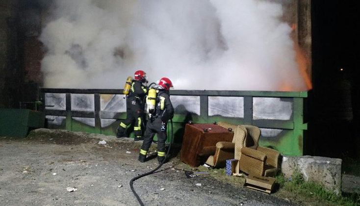 Los bomberos han extinguido el incendio en Comillas
