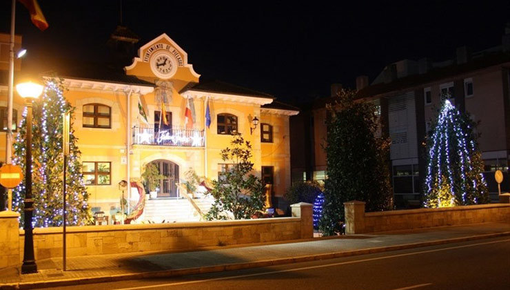 El Ayuntamiento de Piélagos decorado