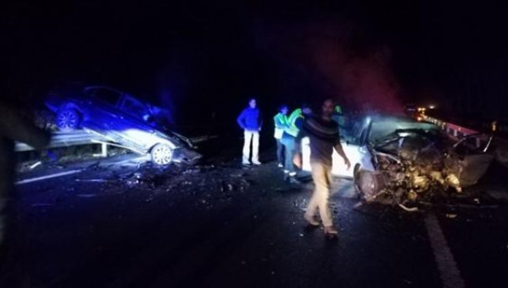 Tres personas han fallecido esta noche en la localidad de Caviedes, en un choque entre dos vehículos en la A-8 Foto- Público