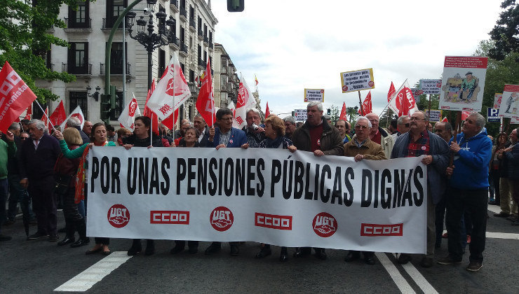 Los pensionistas se han manifestado en las calles de Santander. Foto- UGT