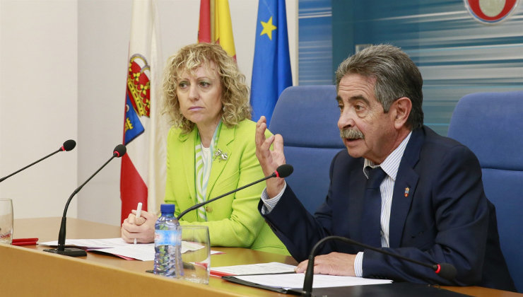 La vicepresidenta Eva Díaz Tezanos y el presidente de Cantabria, Miguel Ángel Revilla