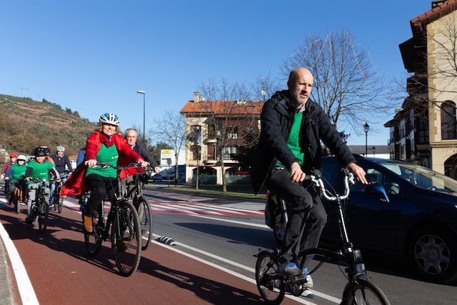El Gobierno conecta Cartes y Torrelavega con un carril bici
