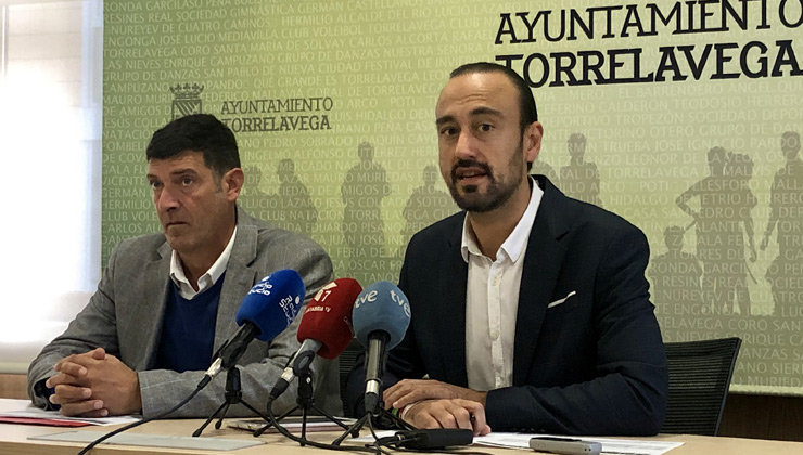 Rueda de prensa con el alcalde López Estrada