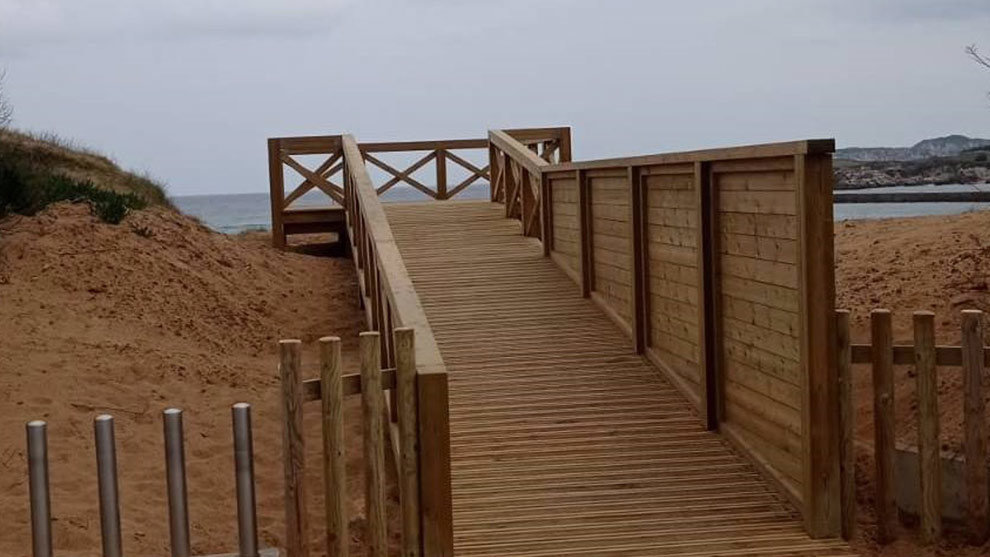 Renovación de miradores y pasarelas en la zona de la playa de Suances