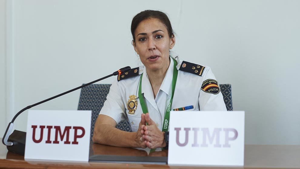 La inspectora de Policía y especialista en ciberdelincuencia Silvia Barrera en la UIMP