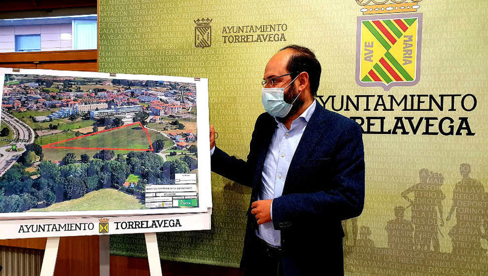 José Luis Urraca presenta el proyecto de Huertos Urbanos en Sierrapando
