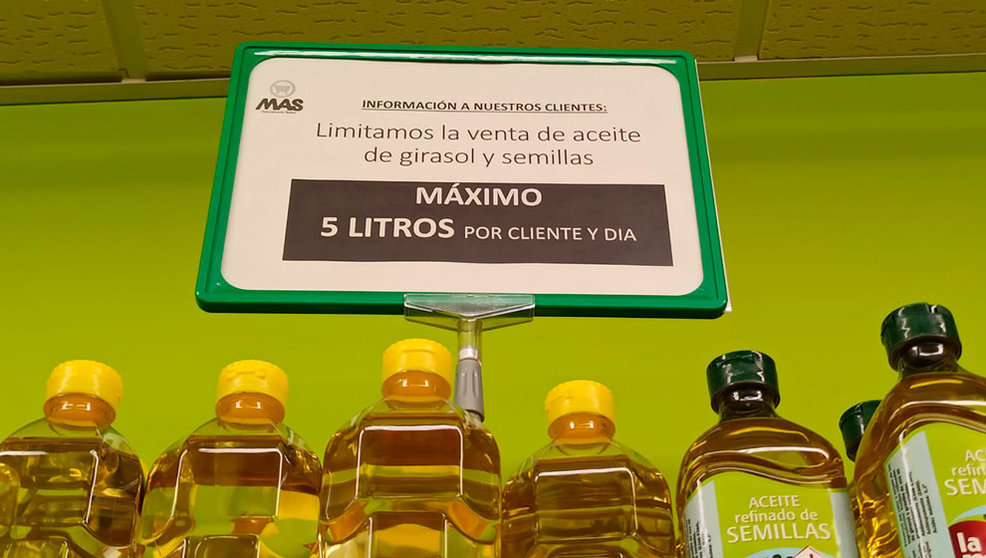 Cartel limitando el número de litros de aceite de girasol que se puede adquirir