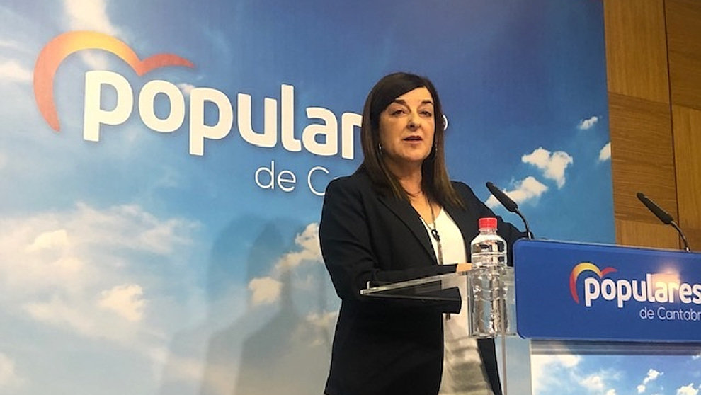 La presidenta del PP de Cantabria, María José Sáenz de Buruaga