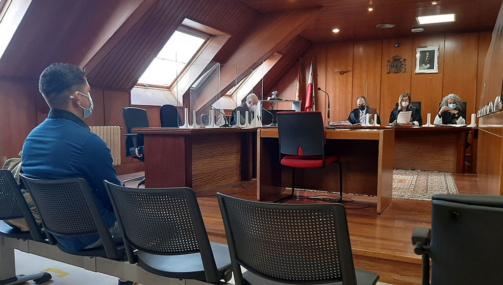 Acusado de abusar de una menor de 15 años y de su madre, en el juicio contra él en la Audiencia Provincial de Cantabria