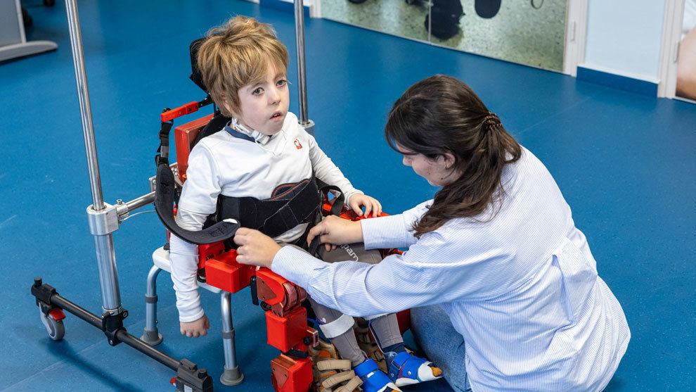 Elena García Armada recibe la nominación al Premio Inventor Europeo 2022 por la creación de un exoesqueleto adaptable para niños