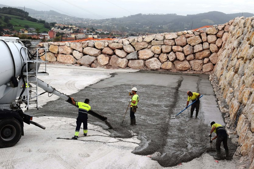 Obras de cimentación del nuevo depósito de agua de Renedo