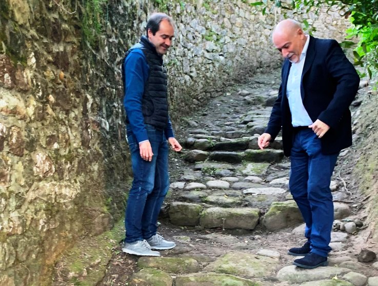 El concejal de Urbanismo, Alfredo Rodríguez Otero, visita las obras de recuperación de la antigua calzada de piedra de Barcenilla
AYUNTAMIENTO DE PIÉLAGOS
11/11/2022