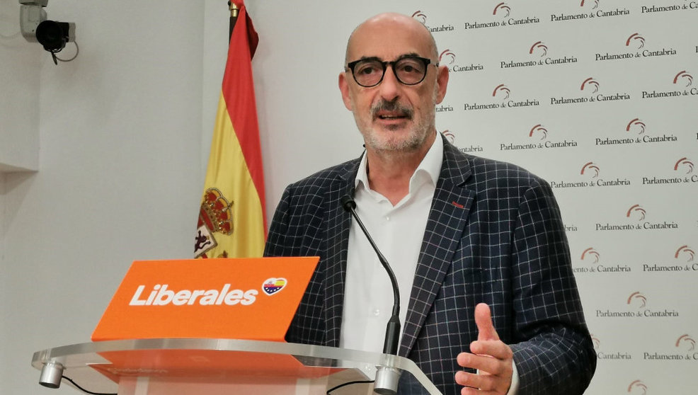 El líder de Cs en Cantabria y portavoz de la formanción naranja en el Parlamento regional, Félix Álvarez
