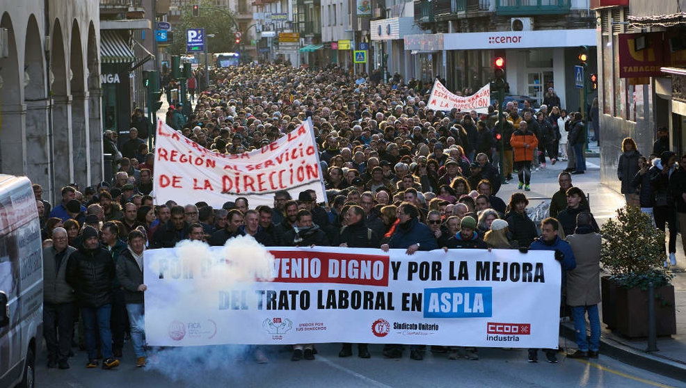 Manifestación convocada por el comité de Aspla ante la huelga por el bloqueo del convenio colectivo
