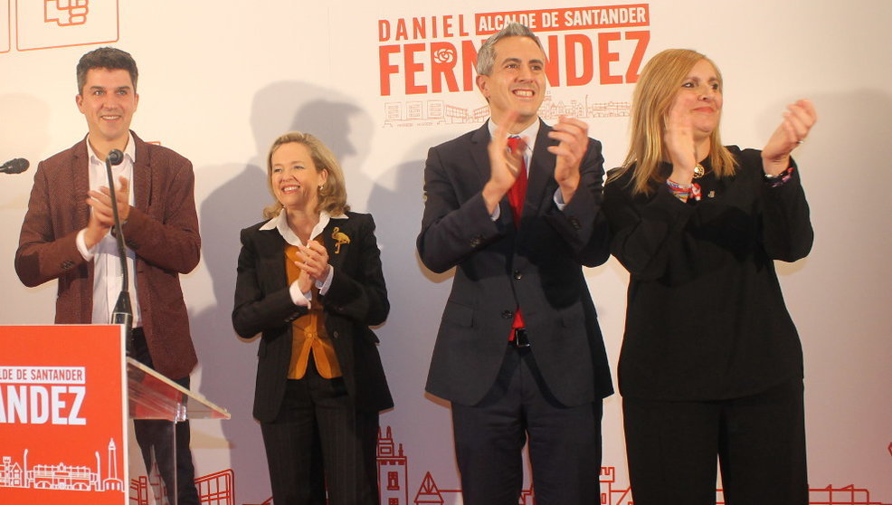 Pablo Zuloaga y Noelia Cobo en una foto de archivo de la presentación de la candidatura a la alcaldía de Santander de Daniel Fernández