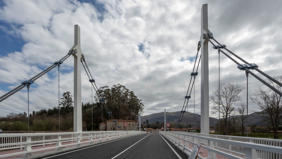 El Gobierno de Cantabria pone en servicio el nuevo puente de Virgen de la Peña sobre el río Saja
