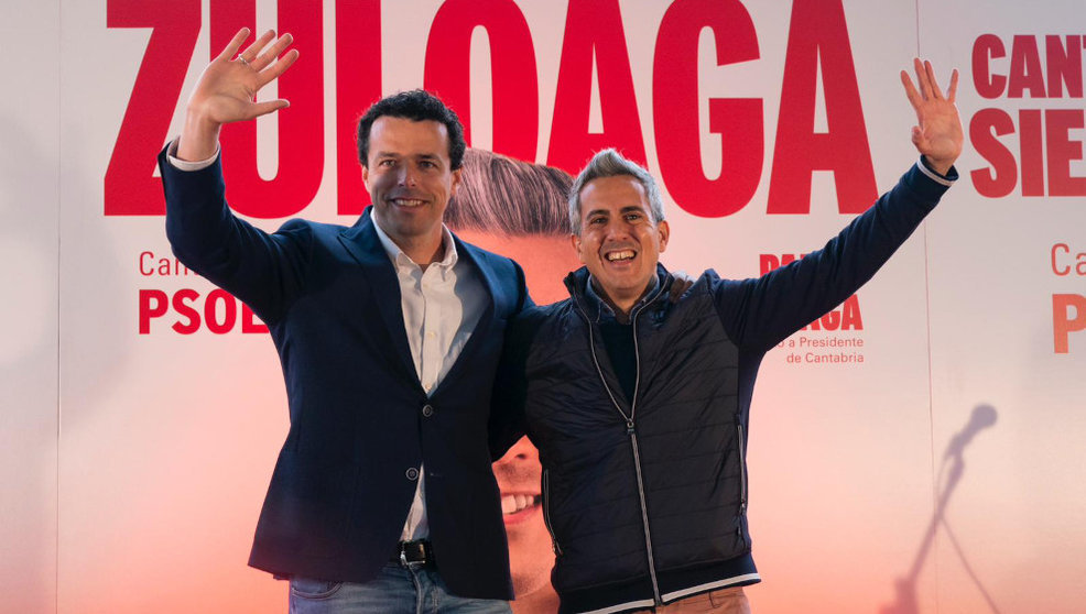 Gonzalo Fernández Villegas junto a Pablo Zuloaga durante el acto