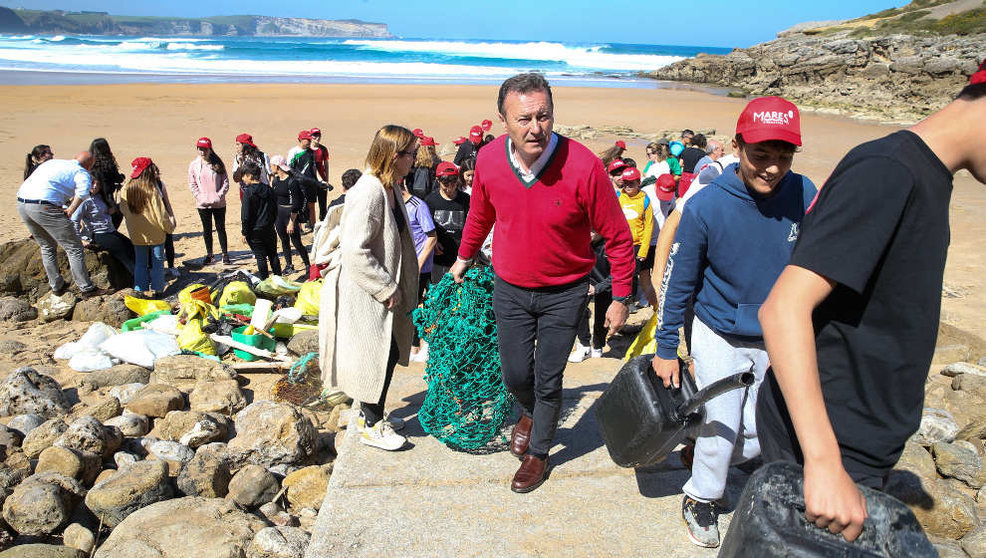 El proyecto Mares Circulares recoge más de 3.000 kilos de residuos en los últimos seis años en Cantabria