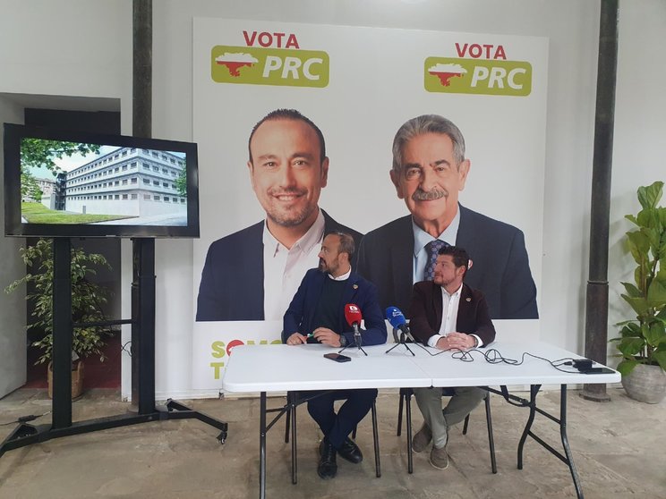 Rueda de prensa del alcalde y candidato a la reelección, Javier López Estrada, y del número 3 en la candidatura, Jesús Sánchez