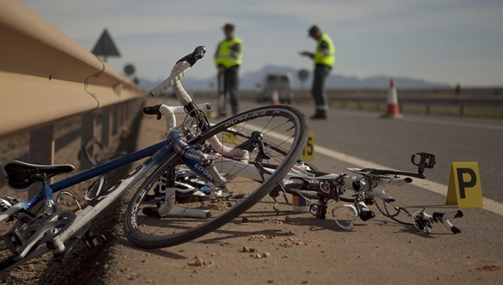 Accidente de un ciclista en carretera | Foto- Archivo