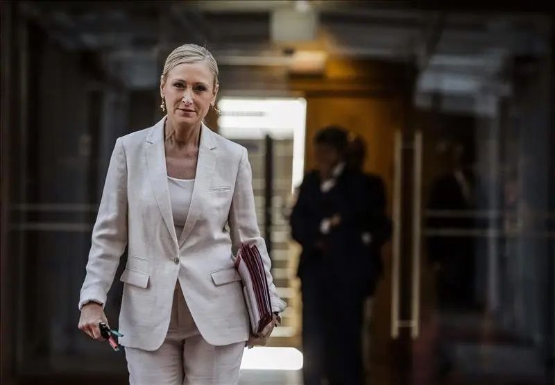 Cifuentes pasa a gesti&oacute;n directa los hospitales que iban a ser externalizados