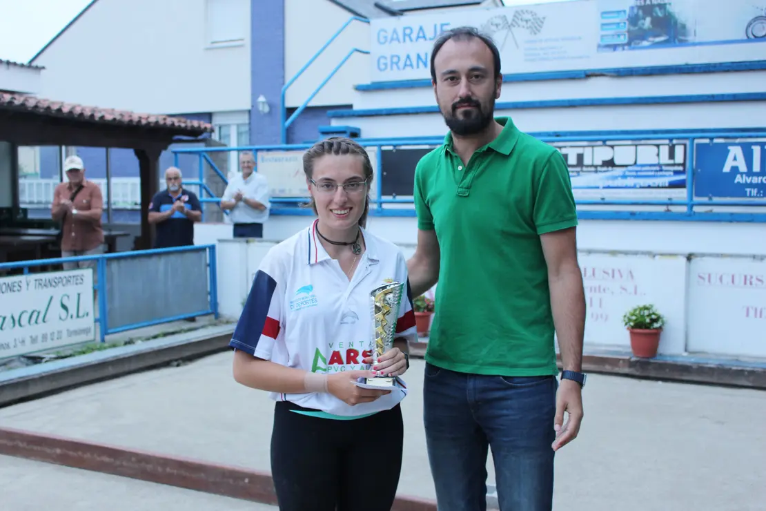 16082016 iris cagigas ganadora concurso patrona