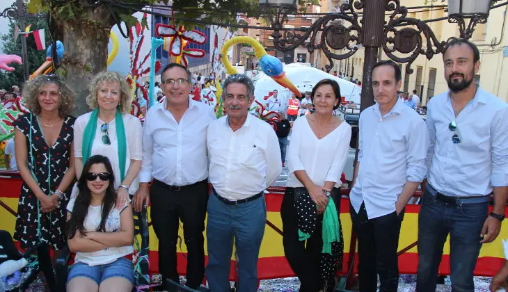 21082016 autoridades gala floral