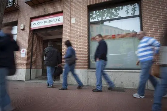 El Ministerio de Empleo y Seguridad Social advierte de que estas son las cantidades efectivamente recibidas por las CCAA tras el descuento de los 314 millones de euros de remanente que no se hab&iacute;a utilizado en el ejercicio anterior. EFE/Archivo