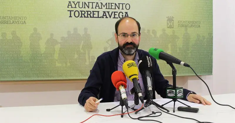Jos&eacute; Luis Urraca, concejal de R&eacute;gimen Interior y Recursos Humanos, ha anunciado que el Servicio de Limpieza Viaria va a tener una atenci&oacute;n preferente y tambi&eacute;n entrar&aacute;n otros servicios p&uacute;blicos esenciales