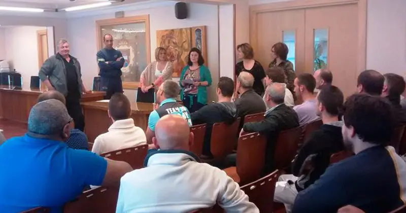 La alcaldesa de Pi&eacute;lagos, junto a la concejala de empleo, han recibido hoy a las 28 nuevas incorporaciones del ayuntamiento