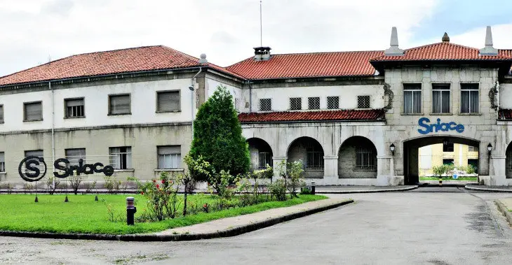 Exteior de la f&aacute;brica