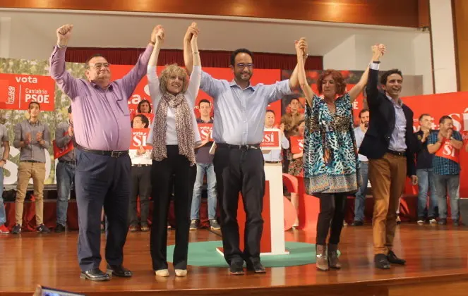 Los socialistas se han presentado como los "verdaderos defensores" de la socialdemocracia y la justicia social