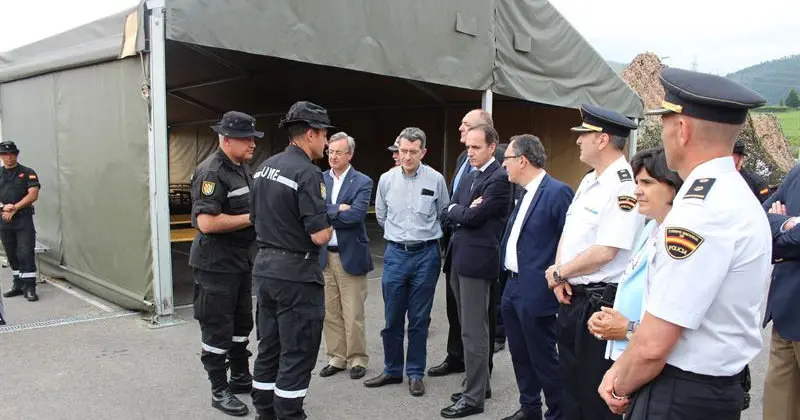 Con 217 efectivos y alrededor de 50 veh&iacute;culos pesados, la Unidad de Apoyo Log&iacute;stico de la UME est&aacute; realizando maniobras por toda la comarca hasta este viernes