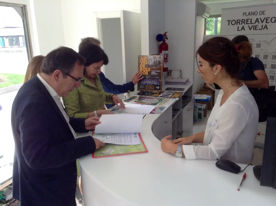 visita oficina turismo 7 julio 2016 1