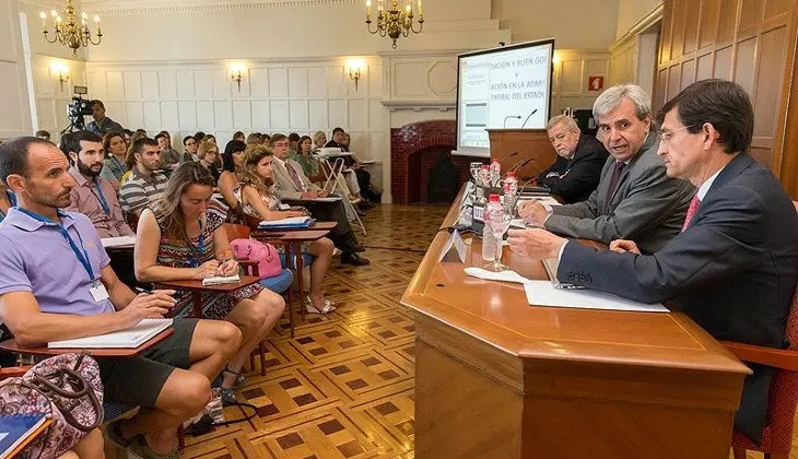 Rafael de la Sierra durante una comparecencia en la UIMP