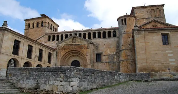 Santillana del Mar, una de las paradas de esta ruta motera