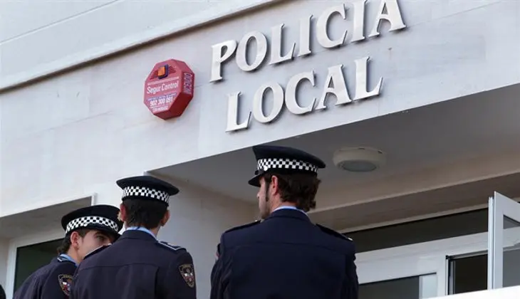 La Polic&iacute;a Local de Santander procedi&oacute; a su detenci&oacute;n, instruy&eacute;ndose las preceptivas diligencias judiciales