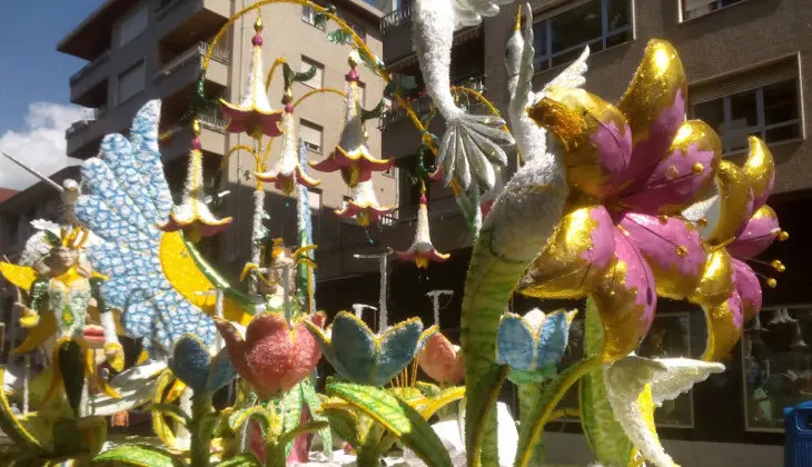 Desde esta ma&ntilde;ana en la Avenida Espa&ntilde;a se puede disfrutar de la exposici&oacute;n previa al desfile de carrozas