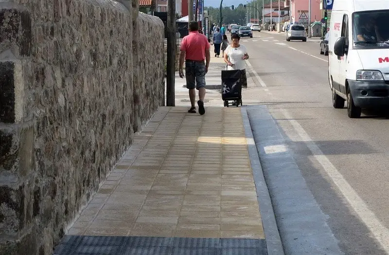 Nuevas aceras en Barreda