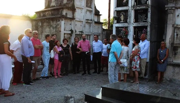 El recorrido fue guiado por el propio concejal de Parques y Cementerios, Jos&eacute; Luis Urraca, y los licenciados en Historia Fernando Rodr&iacute;guez Laso y Alberto Fuentevilla