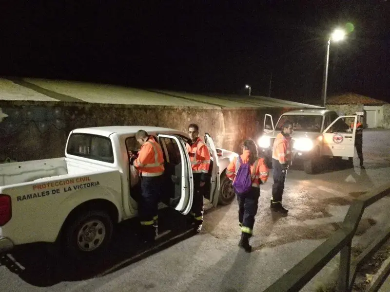 Efectivos de Protecci&oacute;n Civil de Ramales