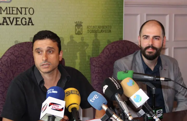 David Barredo junto a Julio Revuelta, Secretario General de Podemos Cantabria