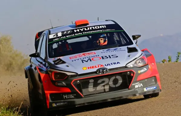 Dani Sordo a bordo de su Hyundai