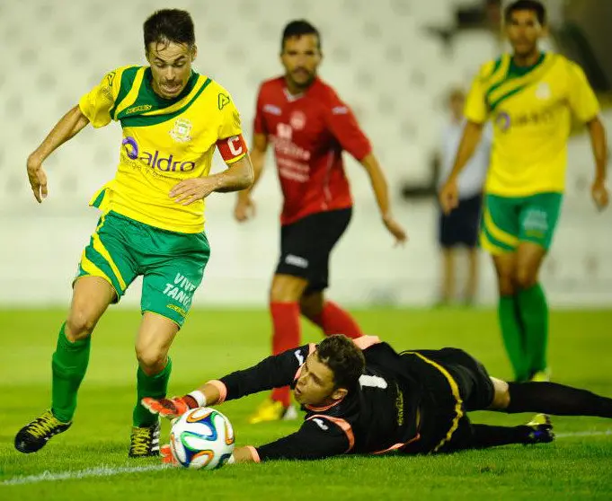 El Tropez&oacute;n pierde el primer partido en casa